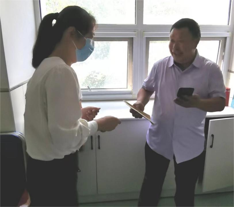 真情慰問暖人心，擇立集團(tuán)探望員工住院家屬