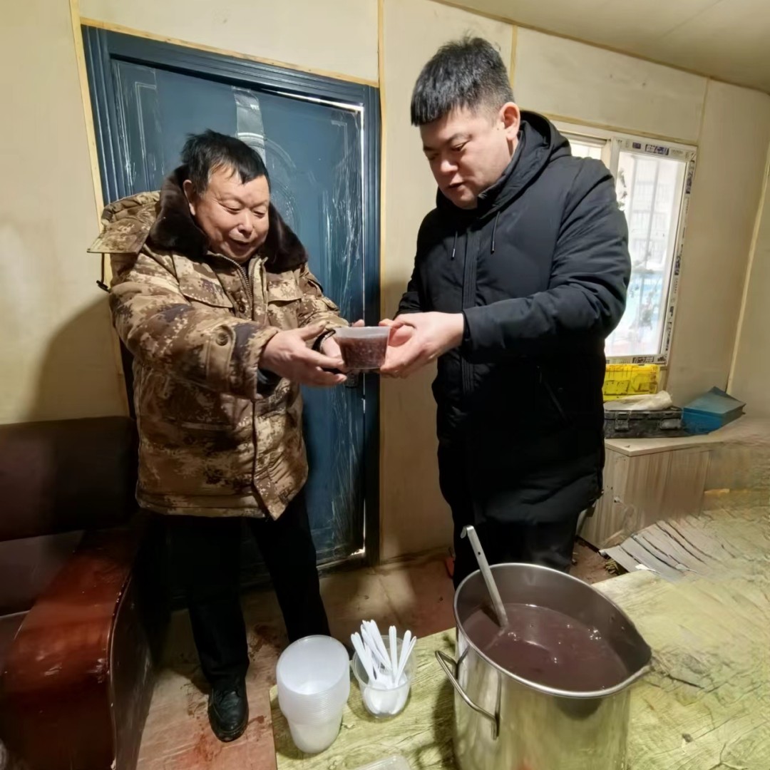 關愛“粥”到，情暖臘八